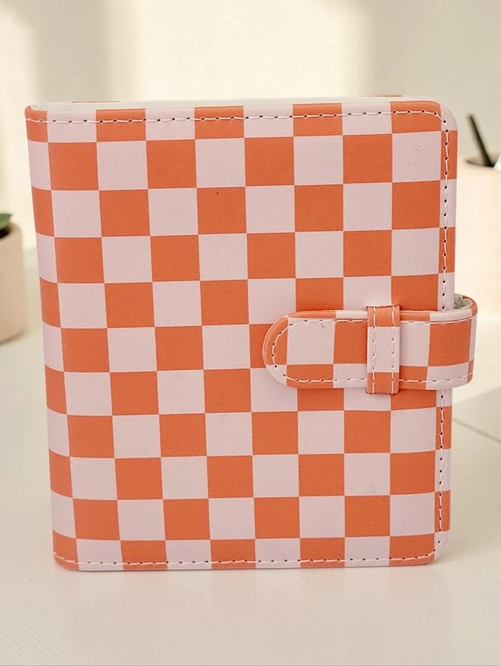 Holds 48 (2